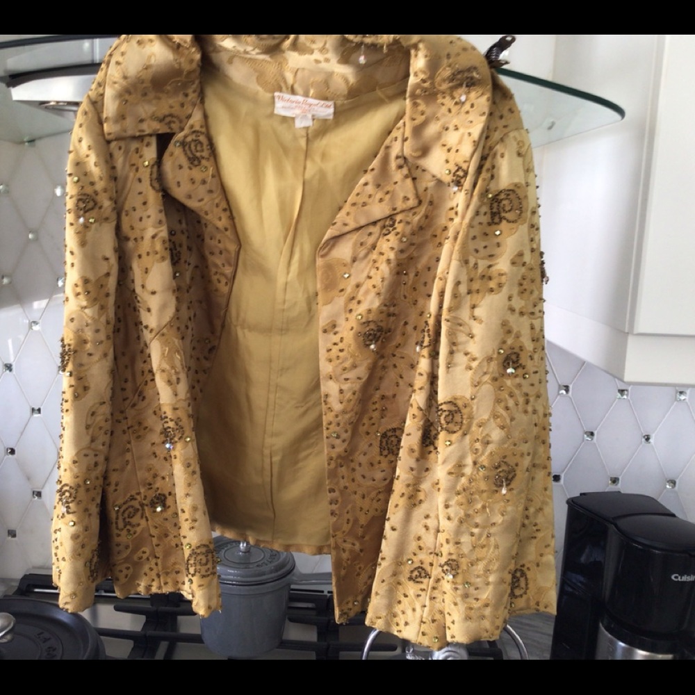Vintage 1950s red carpet jacket size 10/12 gold with beading